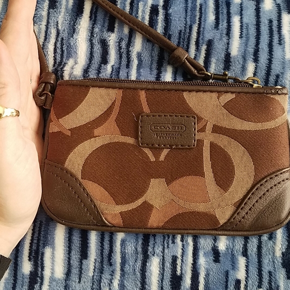 Wristlet - Picture 3 of 5